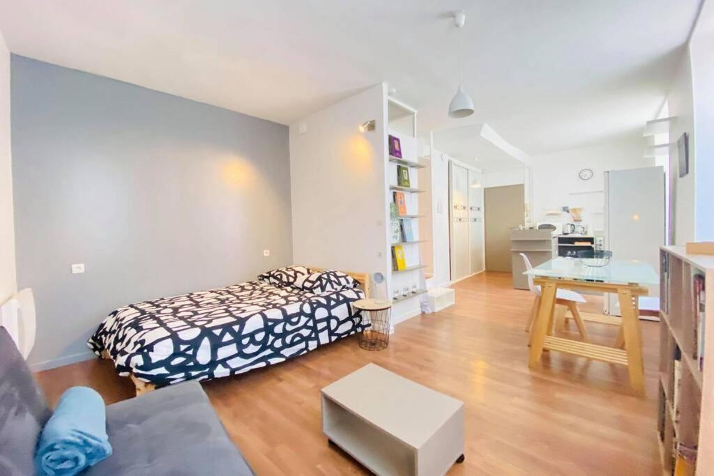 Studio De Charme Apartment Laon Exterior photo
